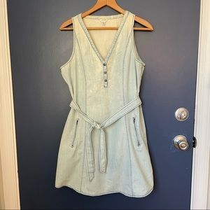 Sleeveless Chambray Dress with Buttons and Belt